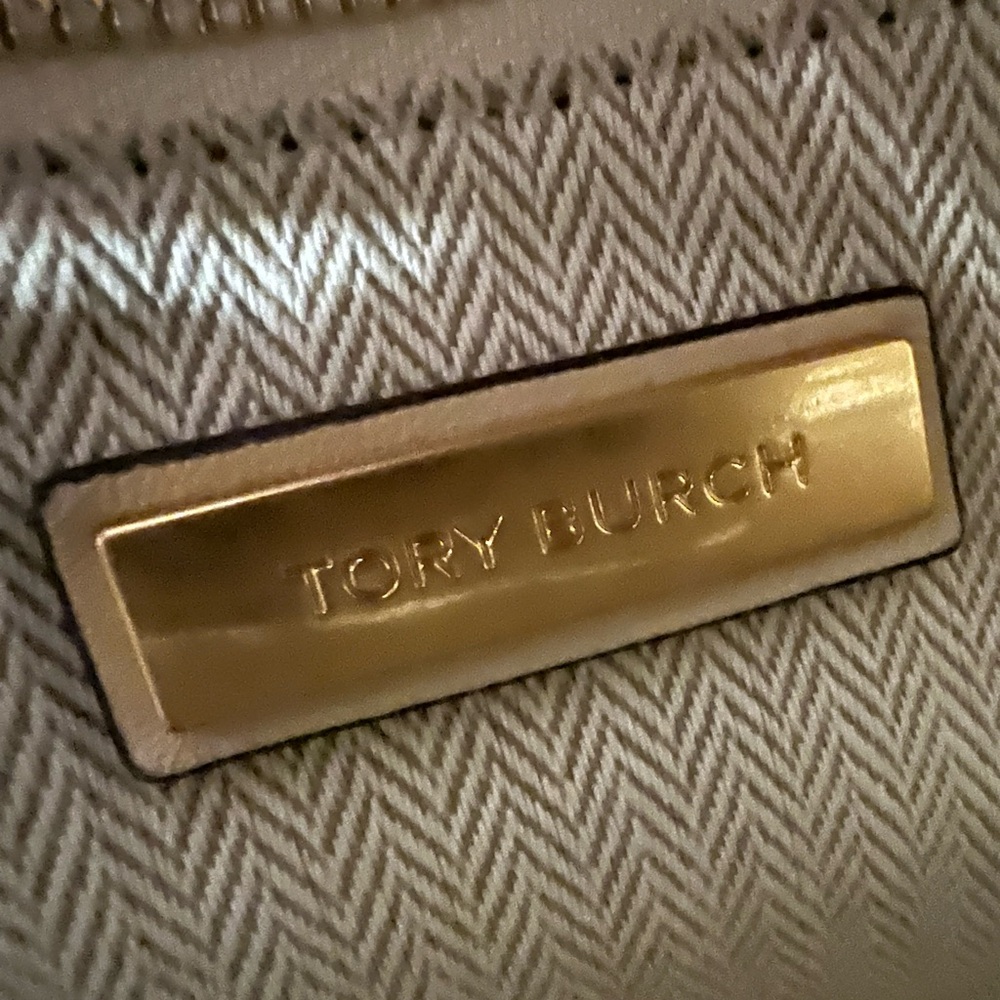 🤍💛Tory Burch Kira Chevron Circle Bag 💛🤍 - Picture 10 of 16
